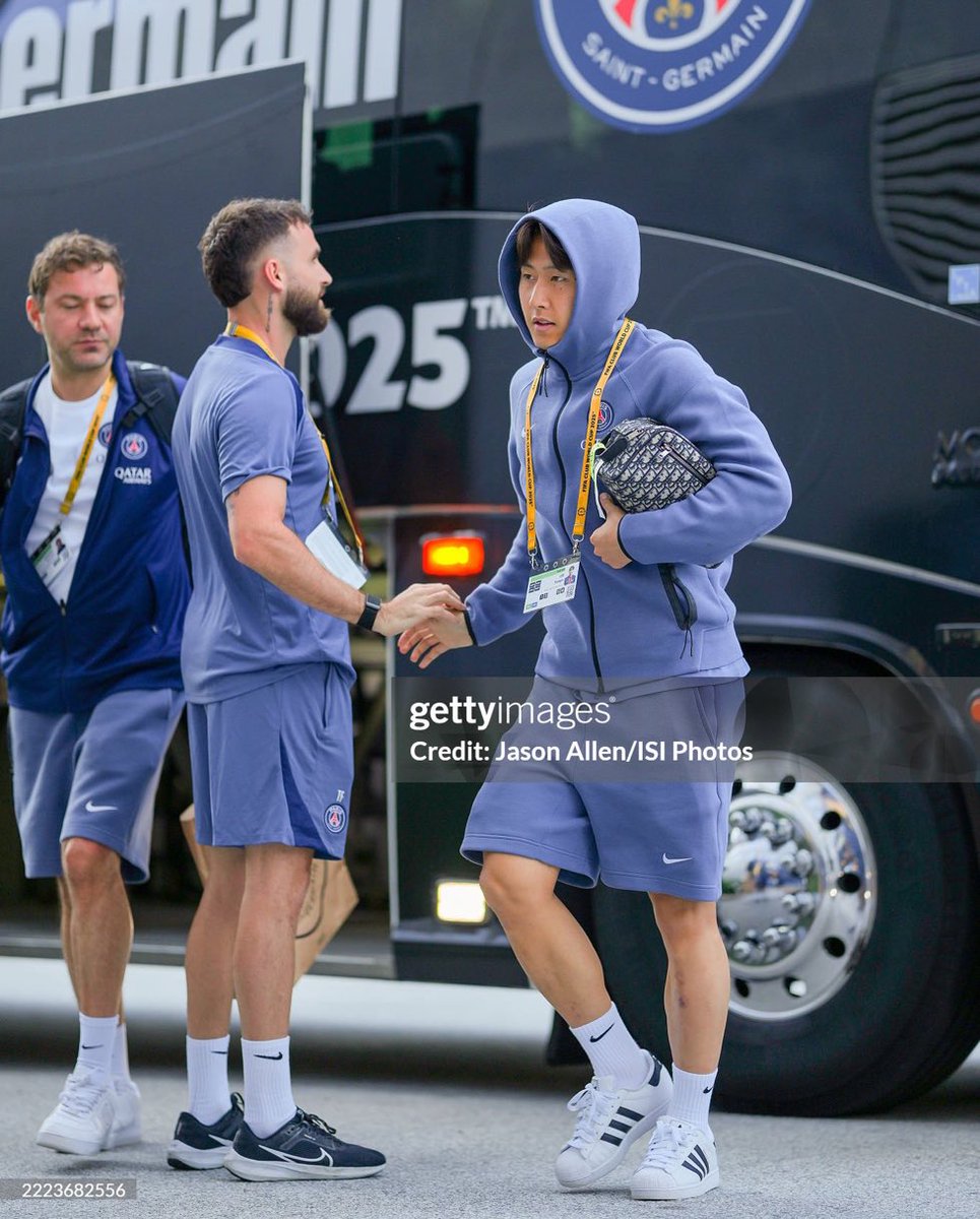 동그리가 동그리신발 신으니까 더 동그래보임 ㅋㅋ