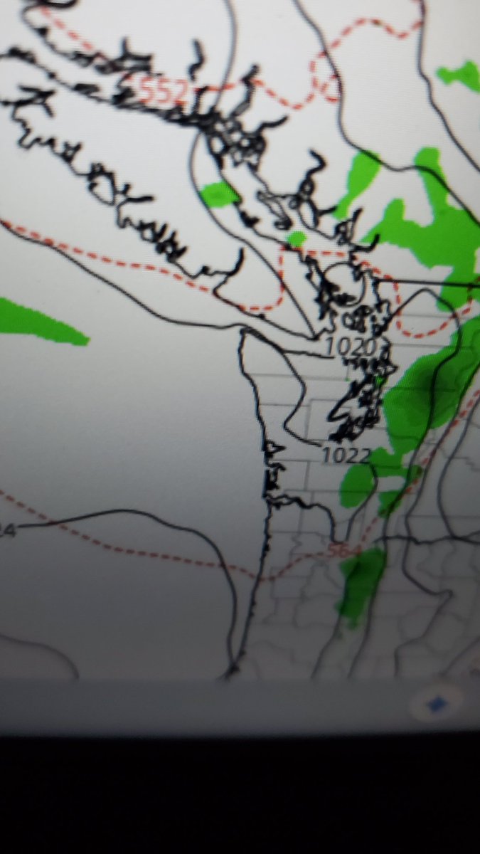 #bcstorm #bcstormwatch

Strong Winds possible Wednesday
Victoria 70km/h
Cowichan Valley 70km/h