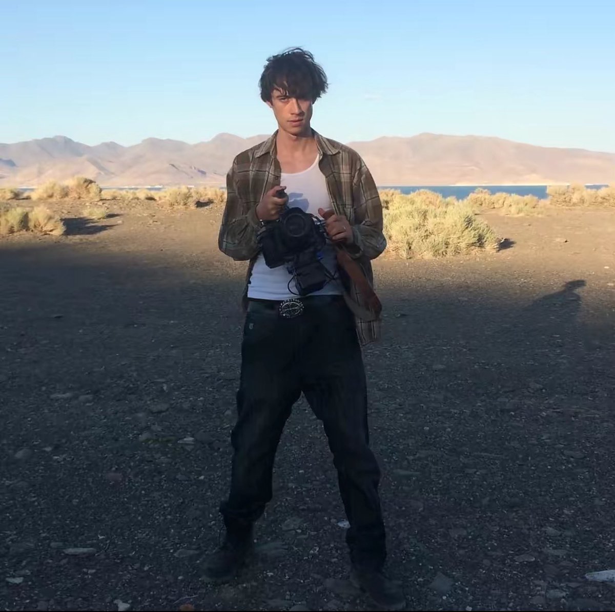 ghostmntn's tweet image. how did u guys feel abt die4u
i think the song is so beautiful & i truly love eternity chaos’s voice sm i hope to see more from them in the future <3