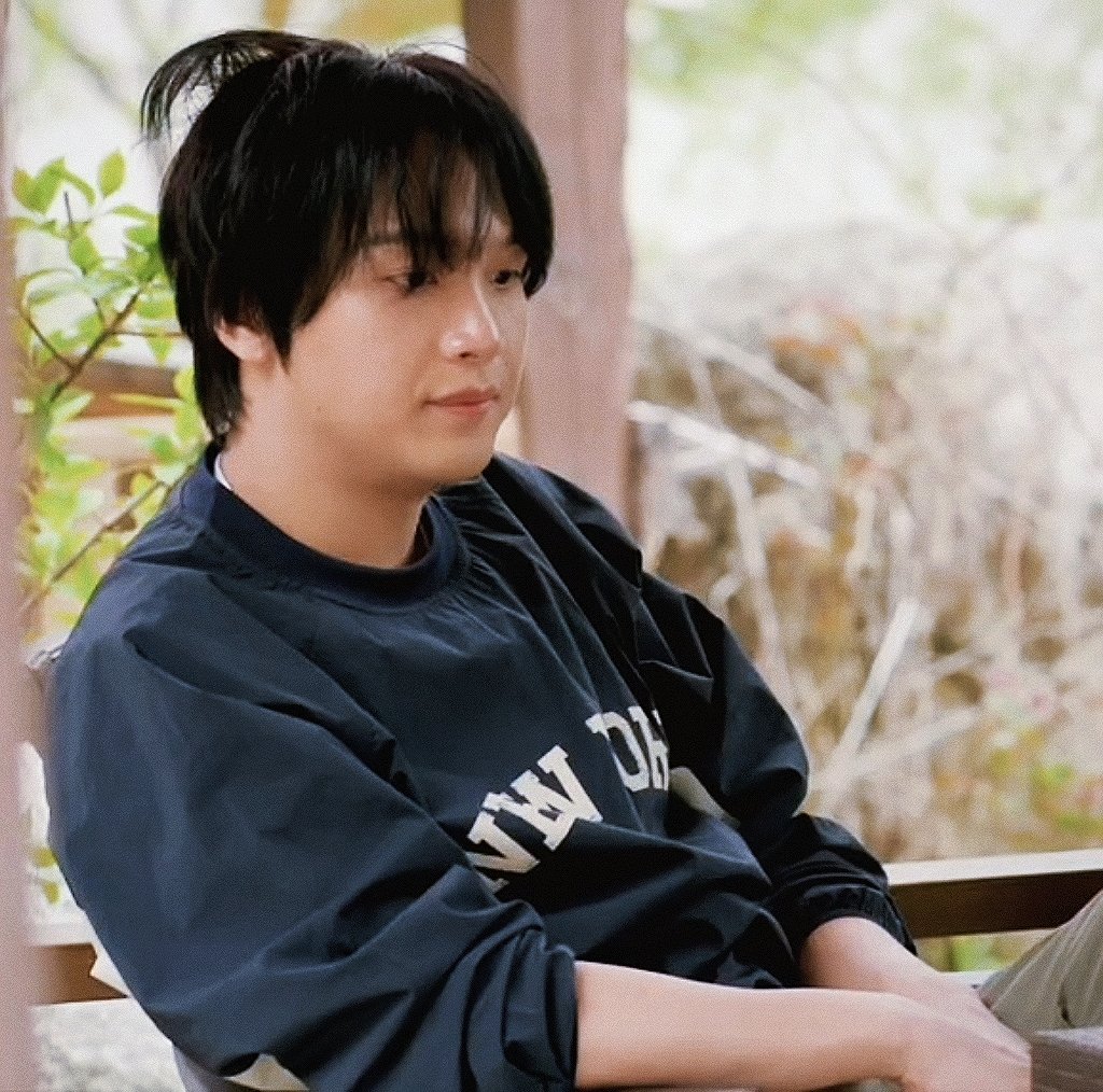 haechan's hair 😭🤏🏻