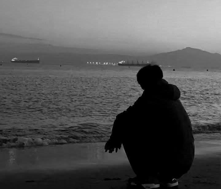 المتبقي مني لا يحتمل كل هذه القسوة 
What's left of me can't take all this   🖤cruelty