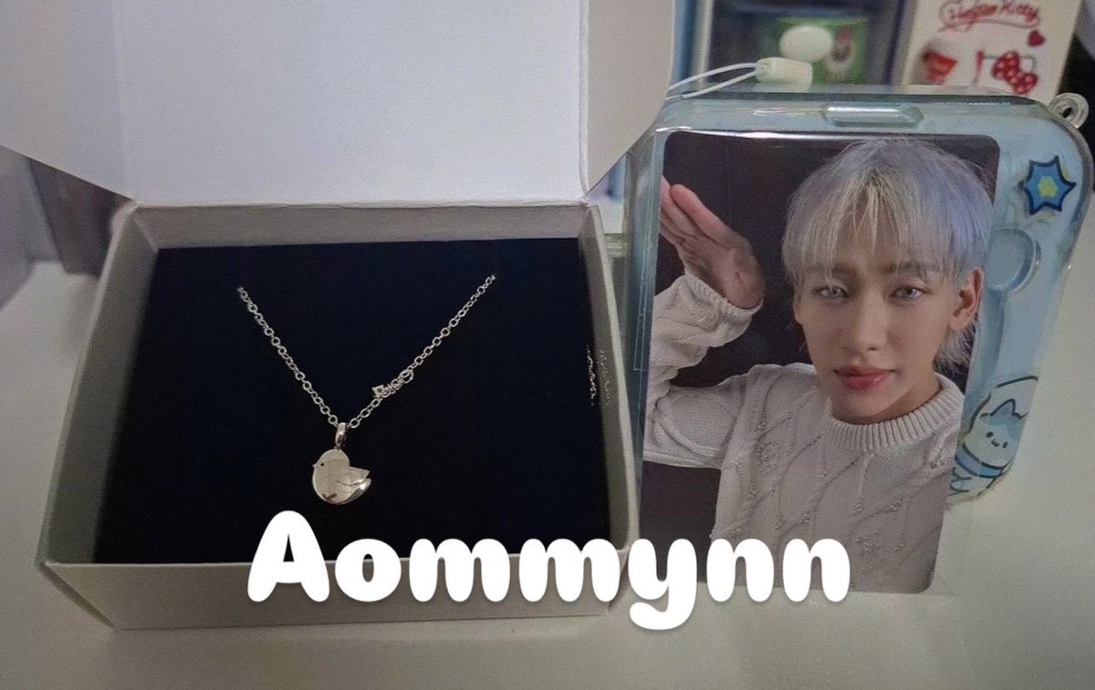 Aommynn's tweet photo. แจกสร้อยนกพร้อมการ์ดแบมแบม 🐣🐍สงวนสิทธิ์ให้เฉพาะผู้ติดตามเราเท่านั้น ของจริงน่ารักมากกกกกกกกกกก อยากให้ทุกคนมีค่ะ รีทวิตไว้ได้เลยค่ะ  สุ่มประมาณกลางๆเดือนนี้นะคะ แท็กเรียกเหมือนเดิมค่ะ ค่าส่งเราออกให้เองค่ะ ❤️ https://t.co/HHPYpNIKY7
