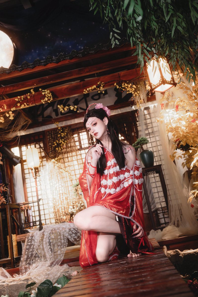 欢天喜地七仙女红儿 但擦边版～
#女装・男の娘 #伪娘 #cosplay #crossdressing