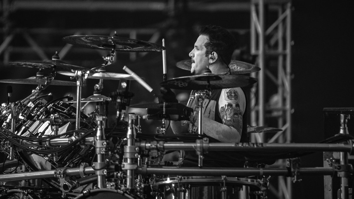 Pantera's tweet image. Photos from #backtothebeginning - Such an amazing show! Thanks to @OzzyOsbourne @tonyiommi @geezerbutler @billwarddrums @BlackSabbath for including us in this landmark event.
📷: @metaldavemedia