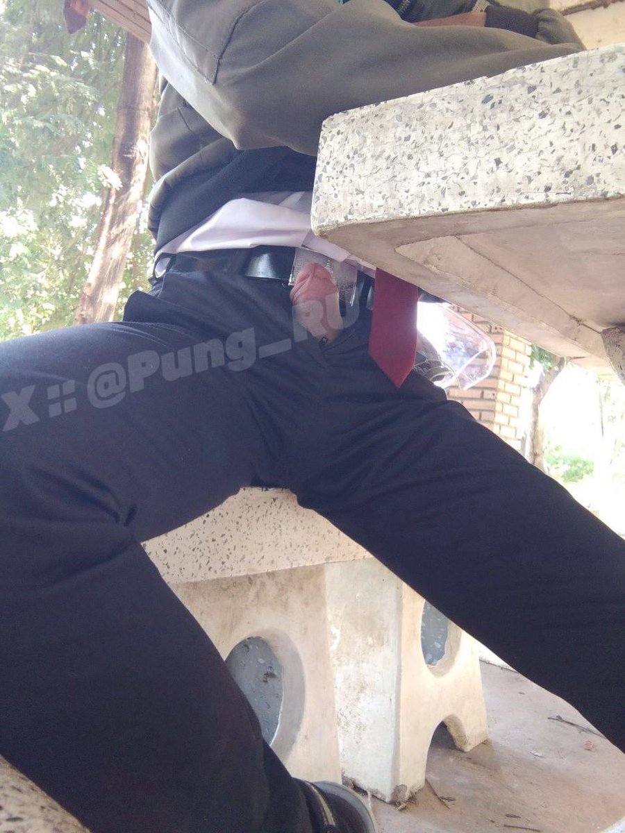 แอบเล่นอยู่ตั้งนานเพื่อนเดินมาเกือบเก็บไม่ทัน🤣
#โชว์ควย