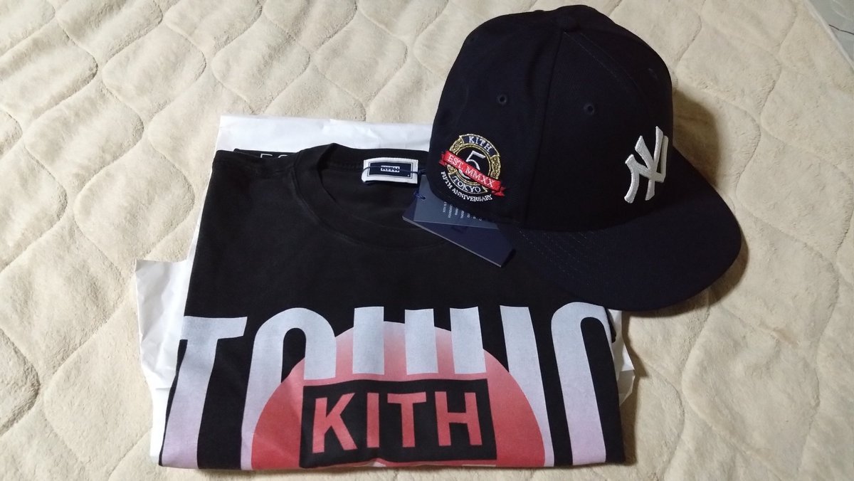 Silvia1282's tweet photo. 土曜日は仕事だったので、今日kith tokyo 5周年のアパレル見に行ってみた。
ニューエラが欲しかったので、残ってて良かった。
ついでにTシャツも買った。
5周年おめでとうございます!
#KITH
#kithtokyo https://t.co/xSyM3lDJR0