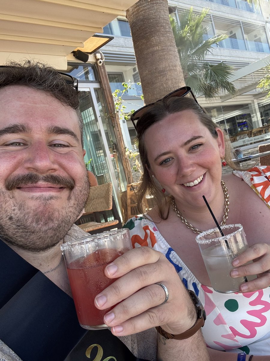 Having the best birthday of my life. 

Jalapeño tequila and watermelon juice by the ocean. 

What a day.