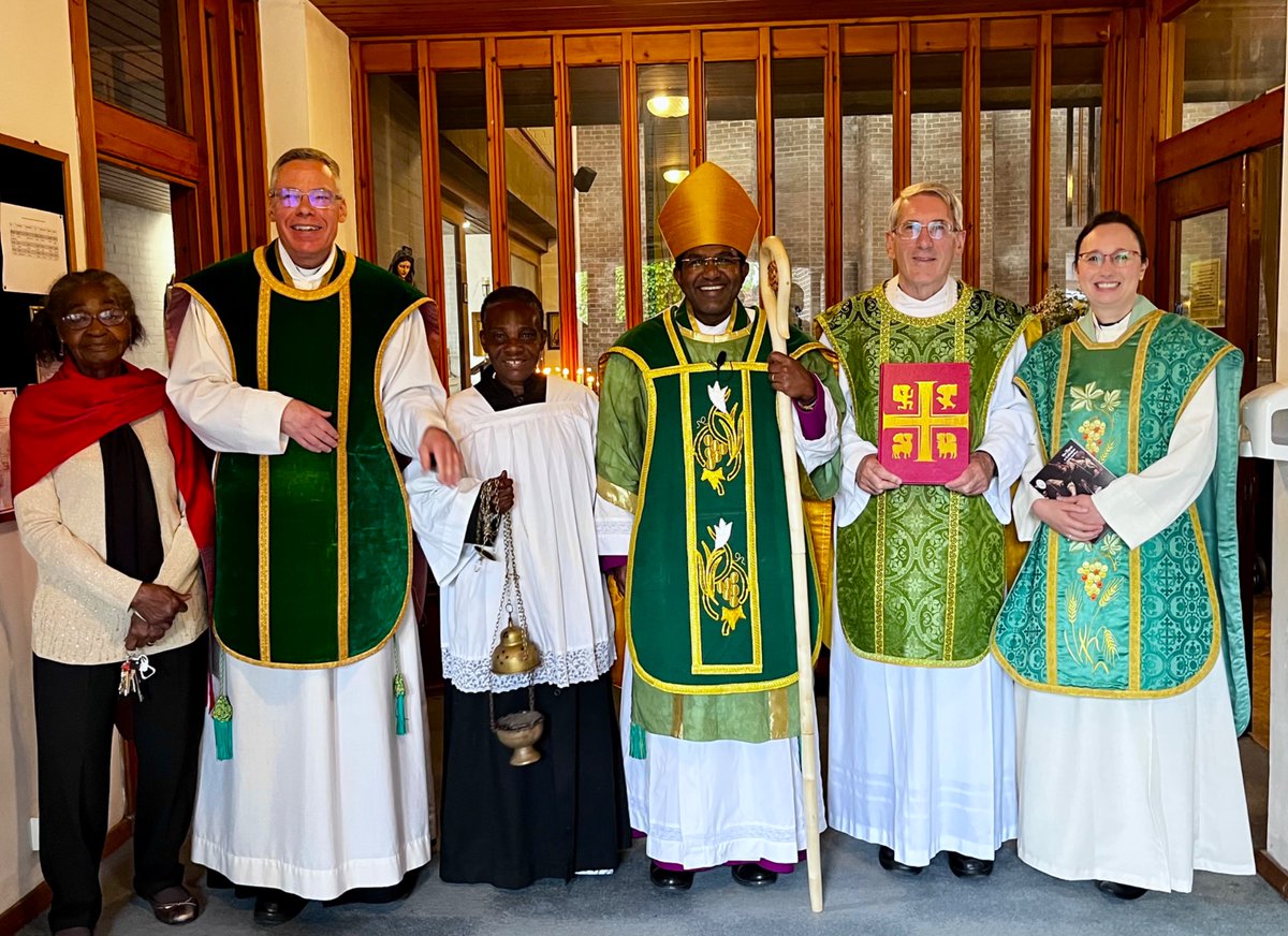 TheOutsider40's tweet image. Lovely to visit @ChurchColindale for baptisms and confirmations, and concelebrate with these wonderful priests!
@dioceseoflondon