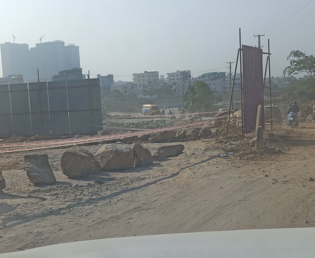 RKYadav8361's tweet photo. @FactCheck_TG Hello sir A road connectivity from Ameenpur via #chakrapuri colony towards #sunwayopus is not completed. This road is being used by multiple employees to reach మియాపూర్ bachupally. At 2 spots connectivity was n't happening due to pvt lands But there should be a way 2 connect road https://t.co/XEJJ9LDNyS