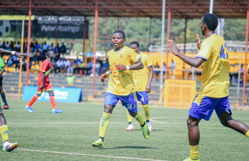 76' (3-0)
GOOOOOAAL!!
Raphael Masudi scores to make it three.

#KCCAFC #KCCAMAR #KCCAFCSA #FUFAJuniorsLeague