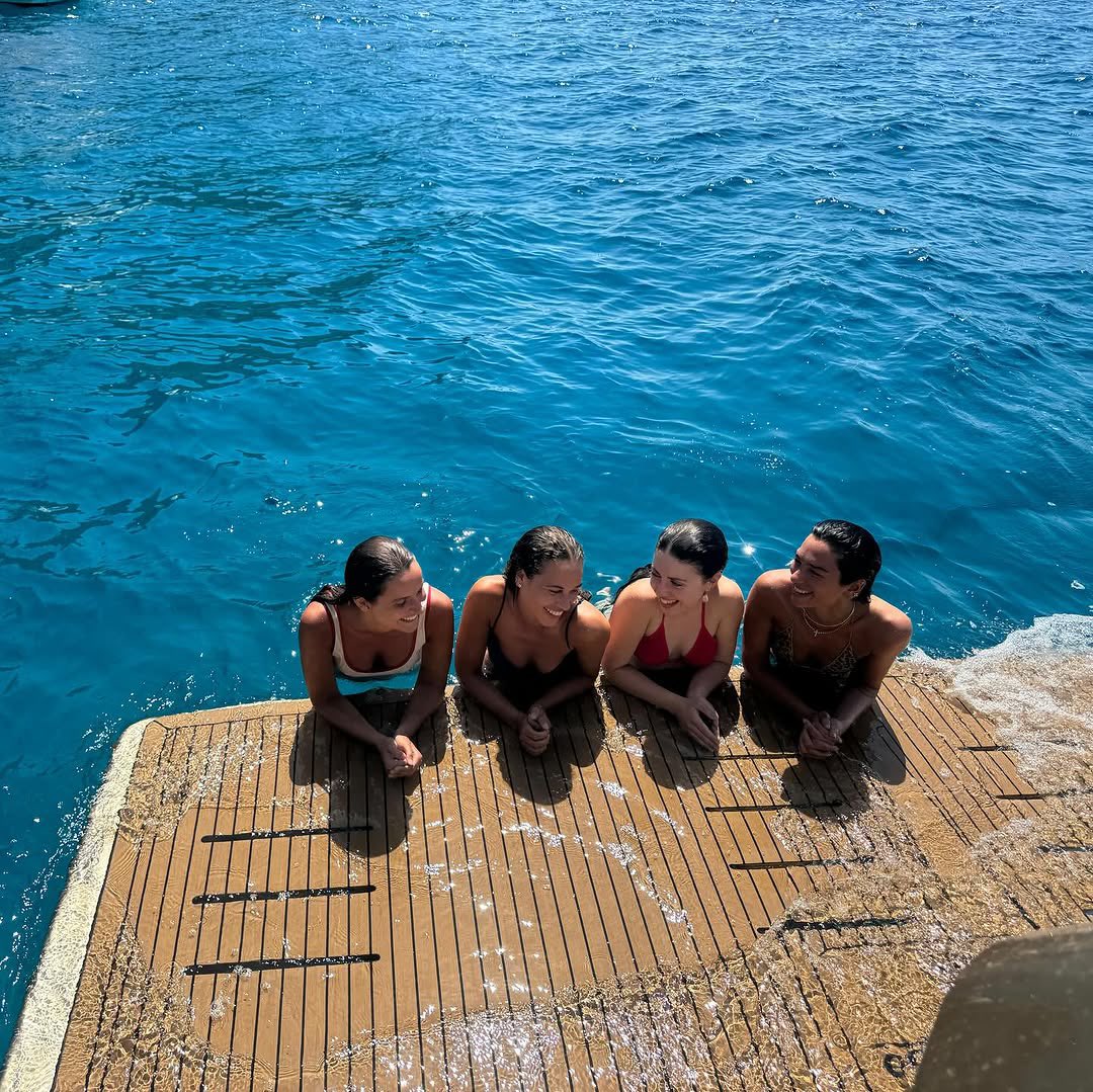 DUALIPA's tweet image. jusss &apos;avin a good time 🫶🏻