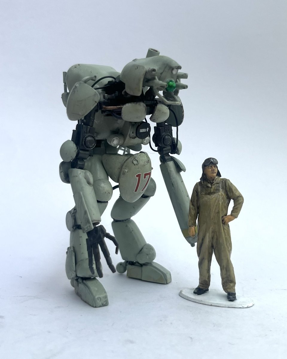 mo_nudo's tweet image. ストックしてあった1/35グローサーフント(海洋堂)も作ってみました。固定モデルなんだけどなんだかマッチョ過ぎる気がしたので少し手を入れて脱力カスタム。
#マシーネンクリーガー