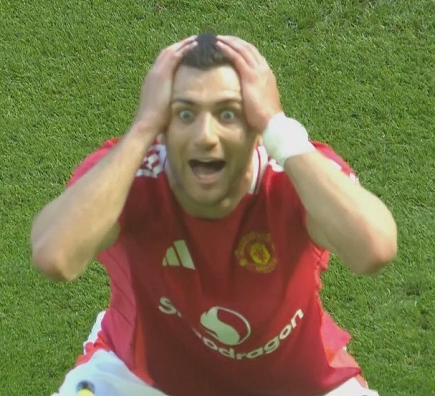 All the Manchester United fans right now 😶‍🌫️