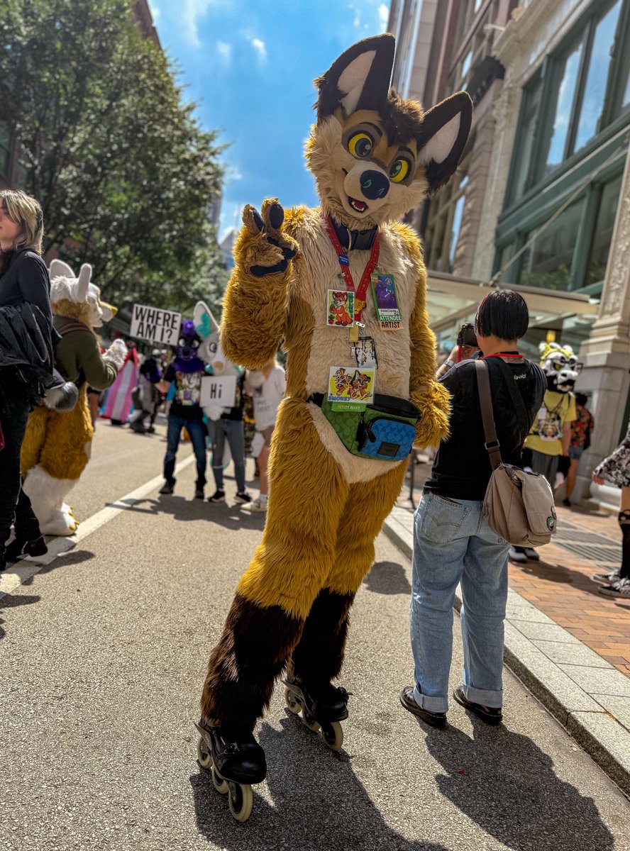 KoidelCoyote's tweet image. If anybody has some pics or videos from the parade at AC. lmk or tag me :3
