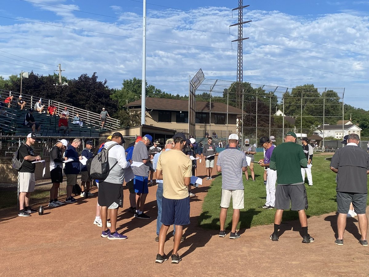 EdSanta1's tweet image. COLLEGE COACHES are still recruiting players in the portal.
BUT they won’t be in AUGUST‼️
They will be attending the Santa Showcases Aug 9 Struthers Oh & Aug 16 Xenia Oh‼️
Register today santabaseball.com