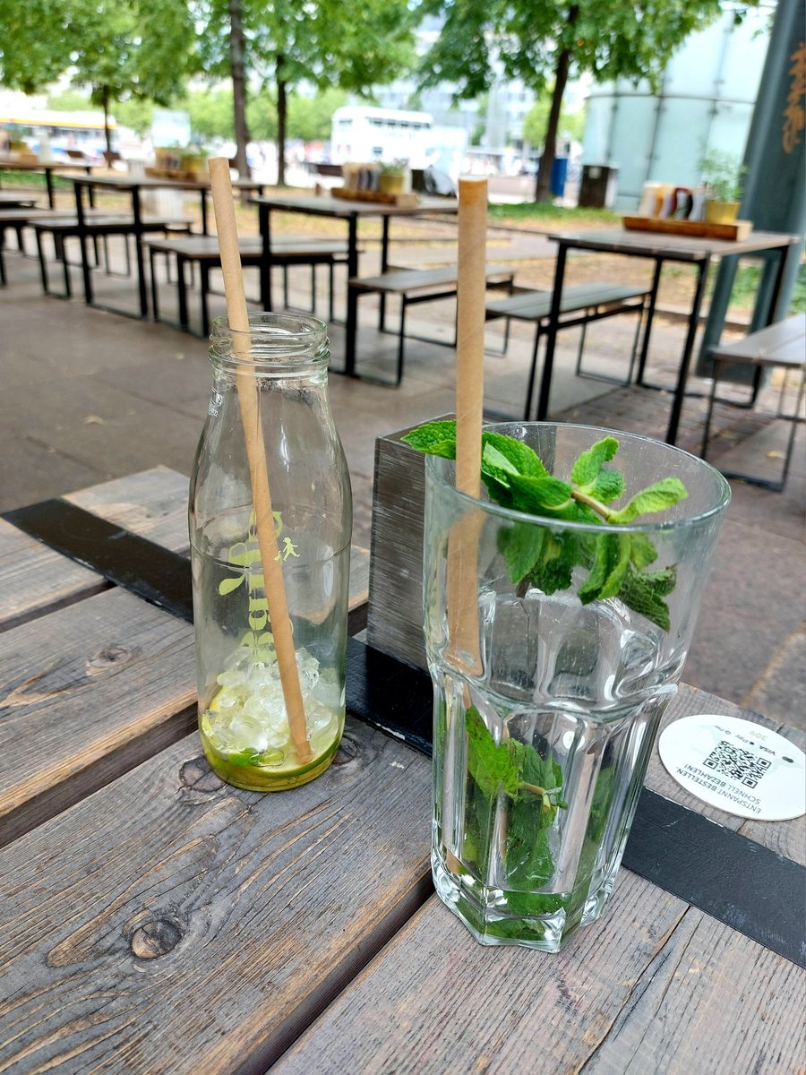 WhyWorryNow_'s tweet image. Drei schöne Tage in Leipzig gehen zu Ende. Falls mein Zug kommt & dann auch fährt...