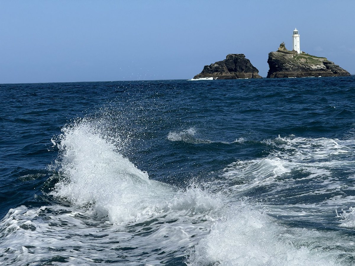 jjmmli's tweet photo. Share a photo of water.
Ocean waves crashing 🔥 https://t.co/NHu873em9j