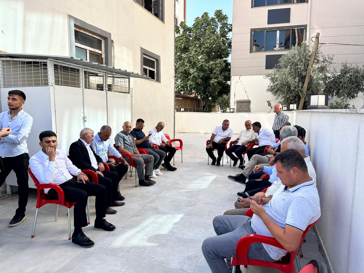 Adıyaman İl Başkanlığımızı ziyaret ederek dayanışma duygularımızı paylaştık.

Demokrasi nöbetini kararlılıkla sürdüren yol arkadaşlarımızın yanındayız.