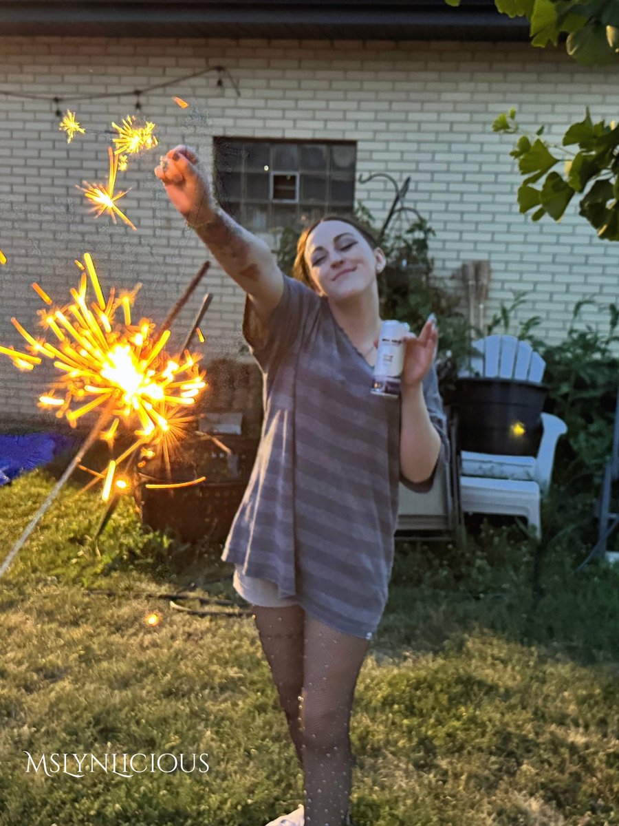 mslynlicious's tweet image. As my favorite book says “Light it Up” #sparkle #sparklers #crescentcity #books #book #fourthofjuly