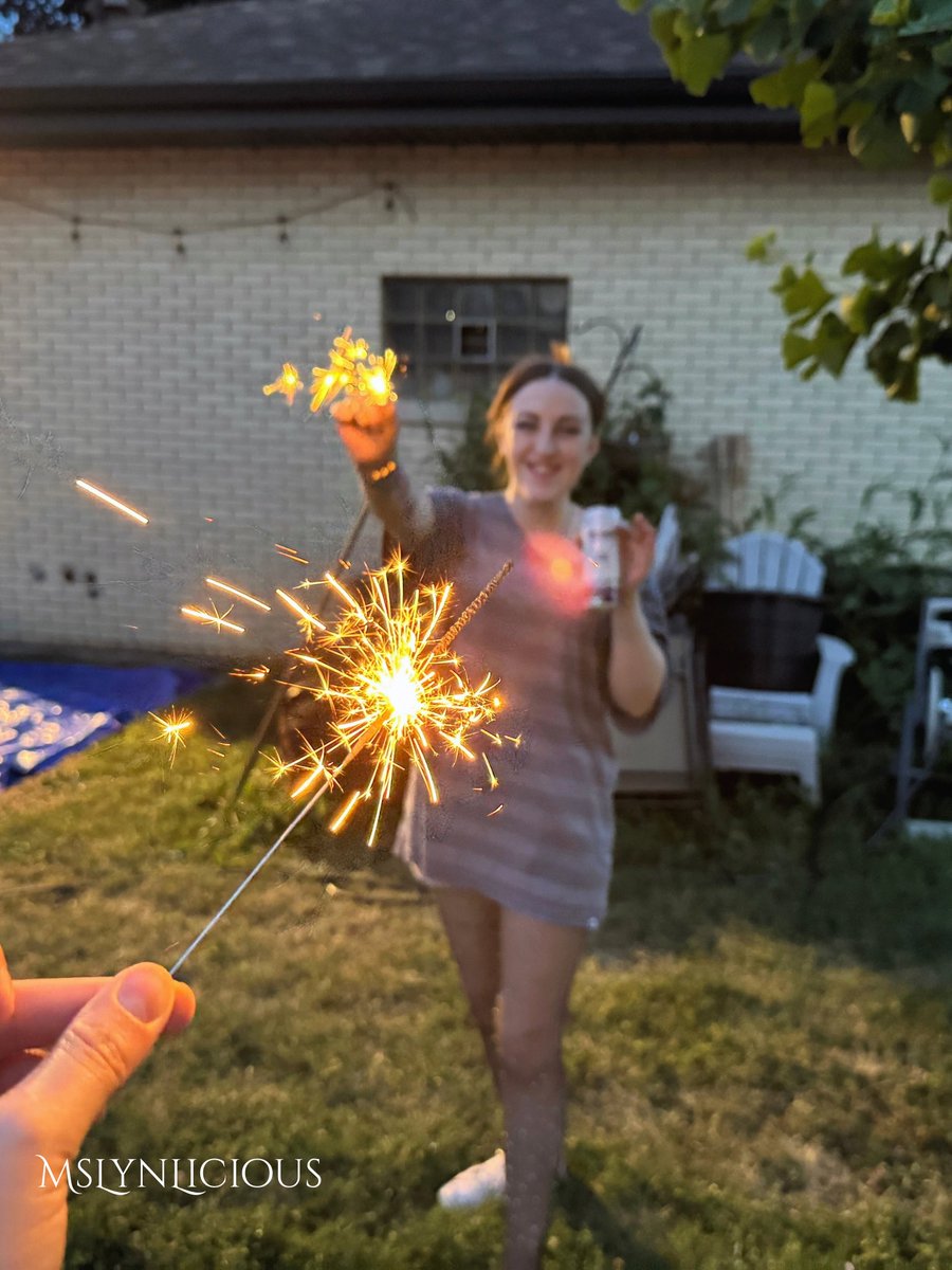 mslynlicious's tweet image. As my favorite book says “Light it Up” #sparkle #sparklers #crescentcity #books #book #fourthofjuly