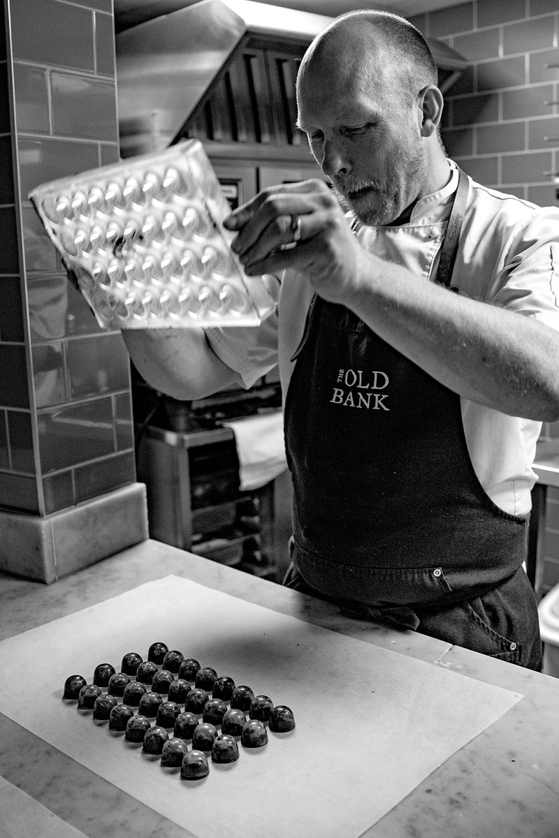 RestTheOldBank's tweet image. Witness petit fours perfection!
We always love watching chef Adam work his magic - especially when creating tasty treats for the ideal ending to any of our menus.