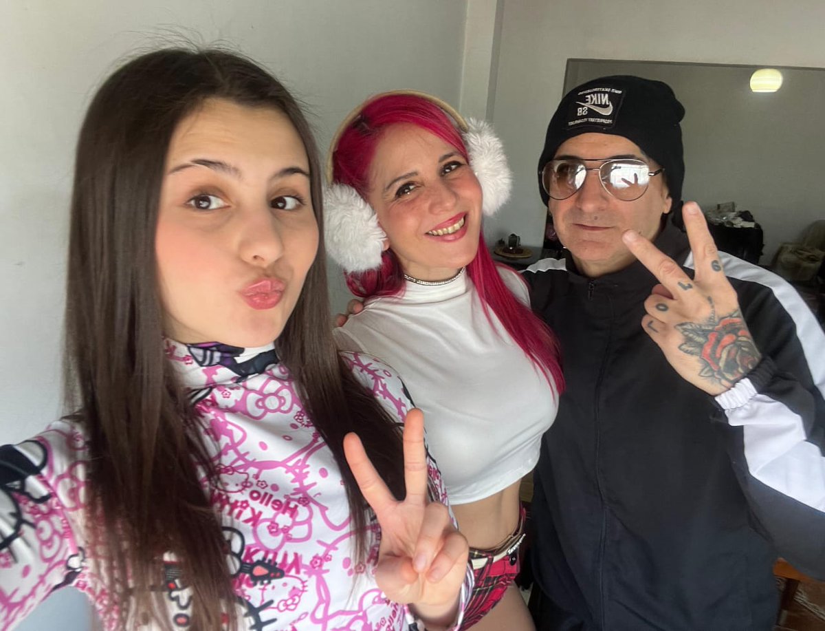 loreyroque's tweet photo. vos fuiste a Bariloche❄️ de egresados? 🤔👇
ATR BARILOCHE 🎵
#lorenaoffer #colorada #lore #peliroja #parati #fyp #mueveeltoto #cafecito #atrbariloche #loreyroque #barilo #bariloche #egresados #viajedeegresados #promo #promo25 #promo26 #fiesta #perreo #rkt #cumbia #descontrol https://t.co/N6Mm8Xikqs