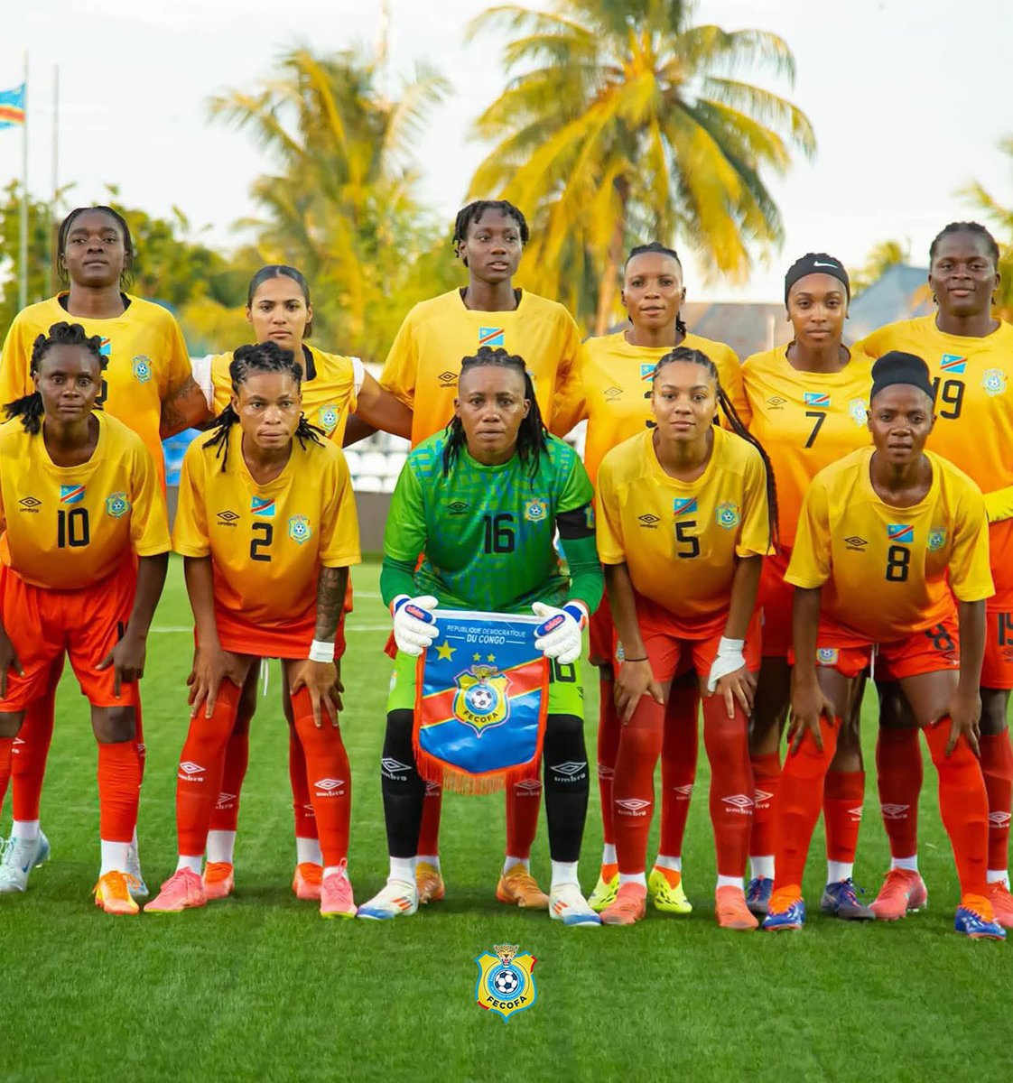 Fière de vous, fière de nos couleurs. Tout donner, ne rien regretter. 
Bon courage à nos Léopards dames de retour après 13 ans d’absence pour ce premier défi, tout le pays est derrière vous. 

Excellente CAN aux joueuses et à tous le staff ! 🇨🇩🐆

#TotalEnergiesWAFCON2024