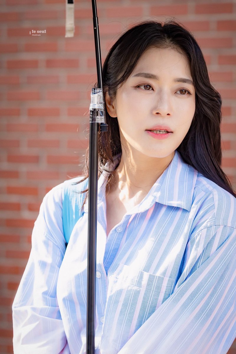 kimmaster_b's tweet image. 넌 뭔가 다른 여자야
니 반짝이는 눈동자
들여다보면 난 알아
모를 수 없어