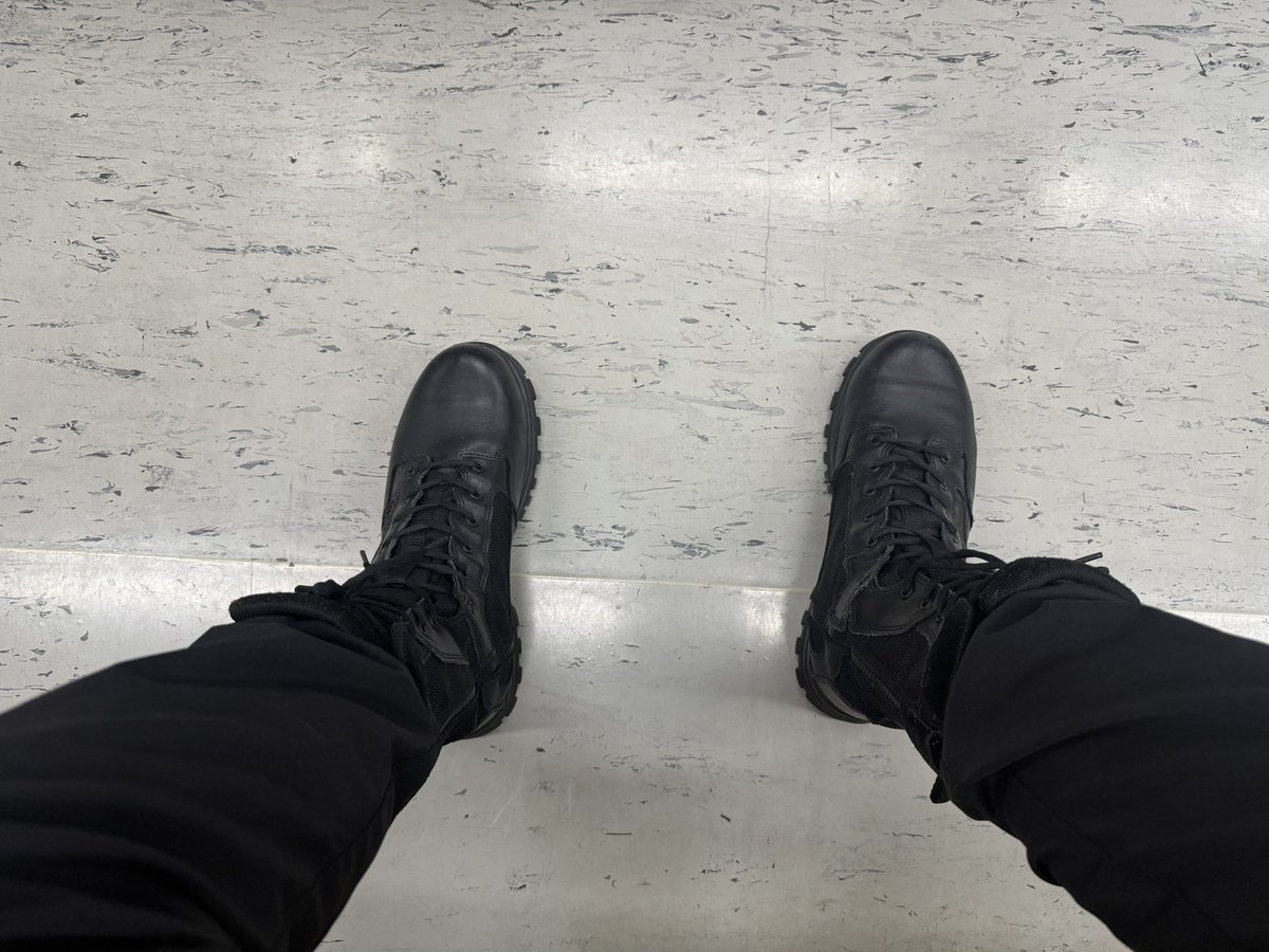 跟西門帥帥談心吃冰，
當然要盛裝打扮，沒有見到小小帥有點可惜，
下次繼續努力，
八八拓荒尚未成功，八八仍須努力！

#反串需註明
#第三人稱稱自己好討厭
#我就是要裝可愛