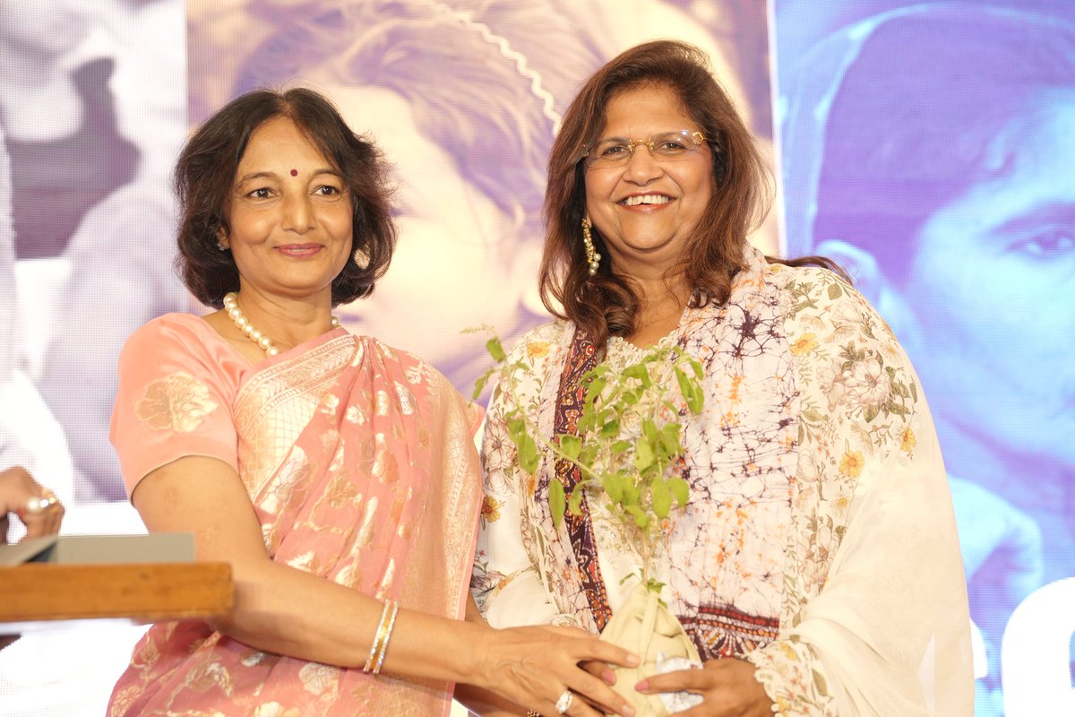 Thank you <a href="/ananya_goenka/">Ananya Goenka</a> ji 
for joining us in Delhi for the Sangini Saheli under the vision of our Hon’ble PM <a href="/narendramodi/">Narendra Modi</a> ji . Women like you, who are dedicated to the upliftment of other women, inspire us to keep moving forward.
Let’s continue working together !