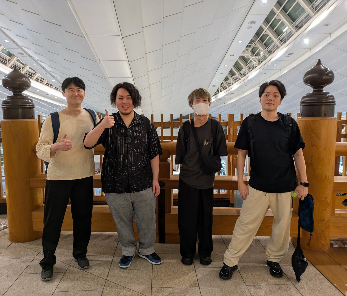 SBI_eSports's tweet photo. 【Apex Legends部門 お知らせ】
本日より「Esports World Cup（EWC）」出場のため、
サウジアラビアへ出発いたします🐬

世界の舞台で戦う選手たちに、熱い応援よろしくお願いします！

#SBIWIN #APEX #EWC https://t.co/pDM8Wt3w0k