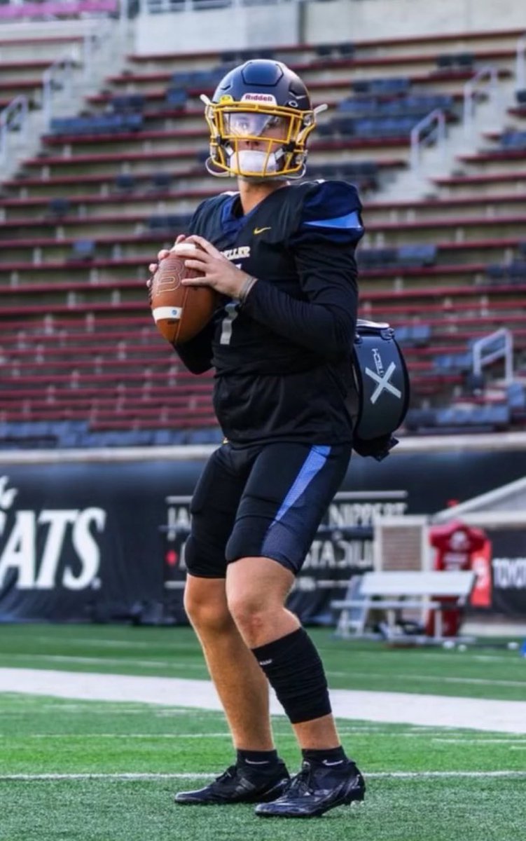 BigMoBarrett's tweet image. Cincinnati Moeller QB Matt Ponatoski ‘26 has made his decision and will make his verbal commitment tonight. #GoBigMoe