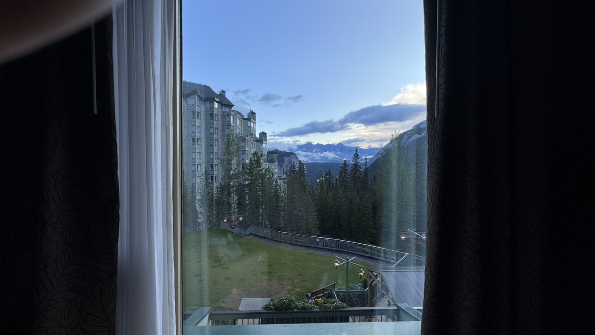 httpsean_ca's tweet image. Sunday morning thoughts in the mountains ποΈ
Best way I can describe βpersonal brandingββ¦
When you donβt have to spend your weekends pitching and chasing new brands to work with just to meet your monthly goals because your ideal clients/customers already KNOW you and are mostβ¦