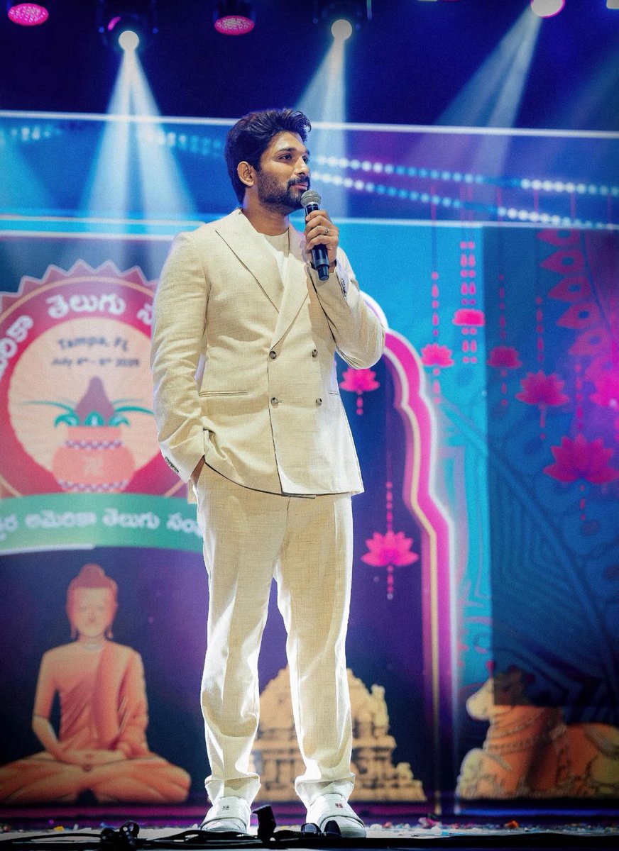 AAFan_Bujjamma's tweet image. Oh my god 🥵🔥

Love u babe @alluarjun ❤️😘