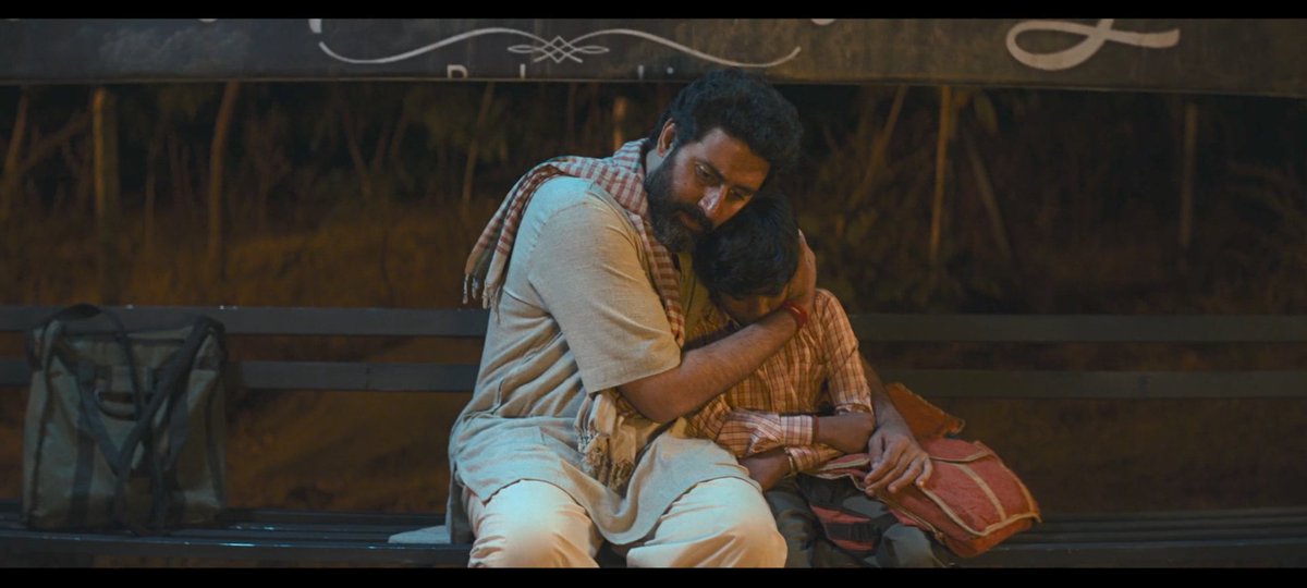 AdarshPrasad__'s tweet photo. No flashy cast.
No extravagant budget.
No special effects.
Just a compelling story and excellent performances ✨

#AbhishekBachchan movies are now my favourite 💕

#KaalidharLaapata https://t.co/cj0zXmKJcF