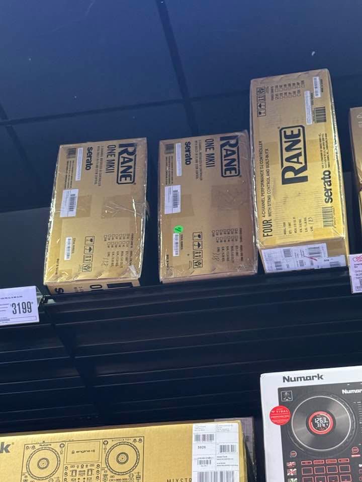 AndreArkade's tweet photo. The new Rane One MK2 DJ controller is not only showing up at some Guitar Center’s, someone actually managed to PURCHASE one! 😳 The official launch is imminent..
#RaneOne #RaneOneMk2 https://t.co/4p1VV26gXE