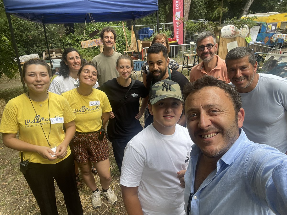 CognardGaetan's tweet photo. 🌞 Cet été à #Mirail #Reynerie, cap sur le lac !
🎬 Ciné plein air, spectacles, animations…
💦 Base nautique : aquabike, canoë, paddle, jets d’eau !
🧗♂️ Et jusqu’au 16 juillet, parcours aventure Ludi’monde au parc du château de 16h à 20h !
📍 Le programme complet 👉 https://t.co/A9eW5EJnrA
🙏 Merci aux agents & assos engagés pour faire vibrer l’été des habitants !
#Toulouse #Été2025 #ReynerieLac #ActivitésGratuites