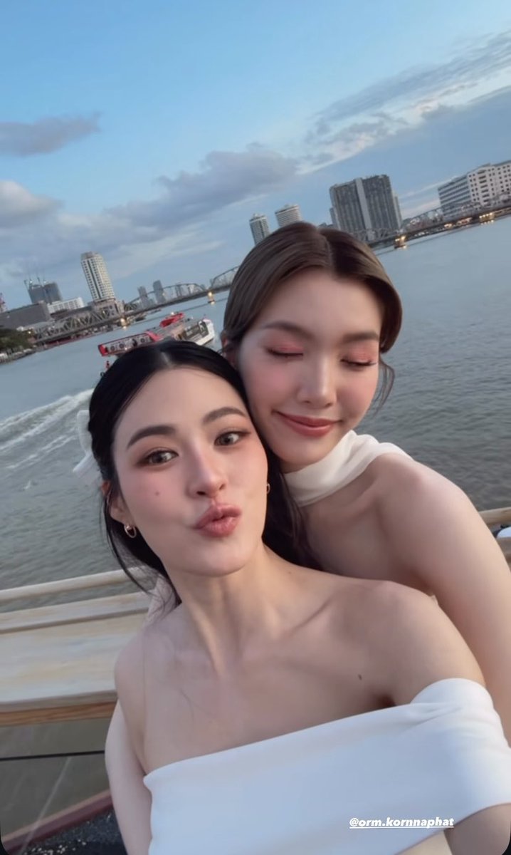yamimassimi's tweet image. They are….GAY🫠
#LingOrm #Code41 #thehandplacement #linglingkwong #Ormkornnaphat