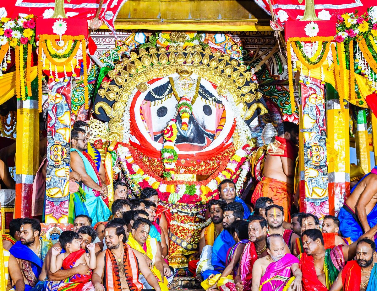 bisoyisujit87's tweet image. Suna Besha (golden attire) of the LORD!