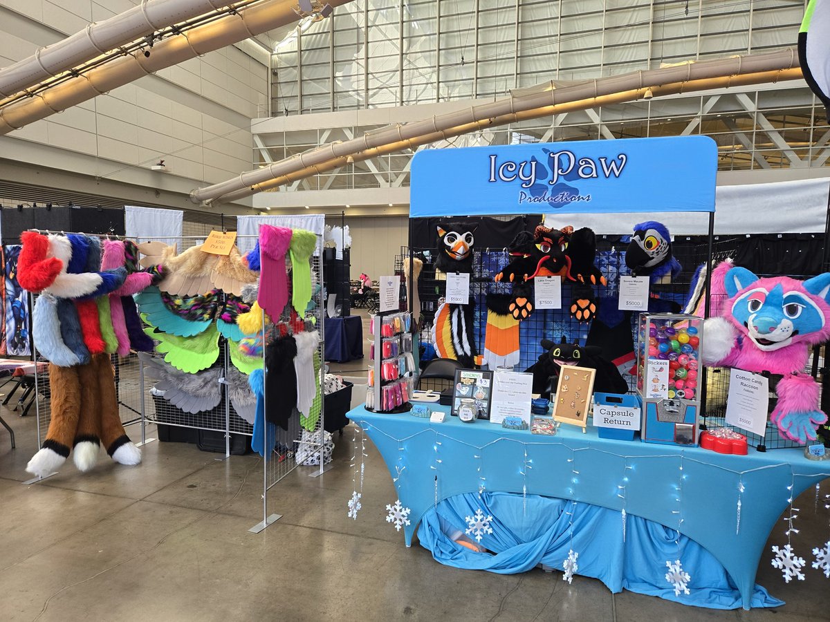 Dawn of the final day! Come stop by and say hi! All partials are still here looking for a home!