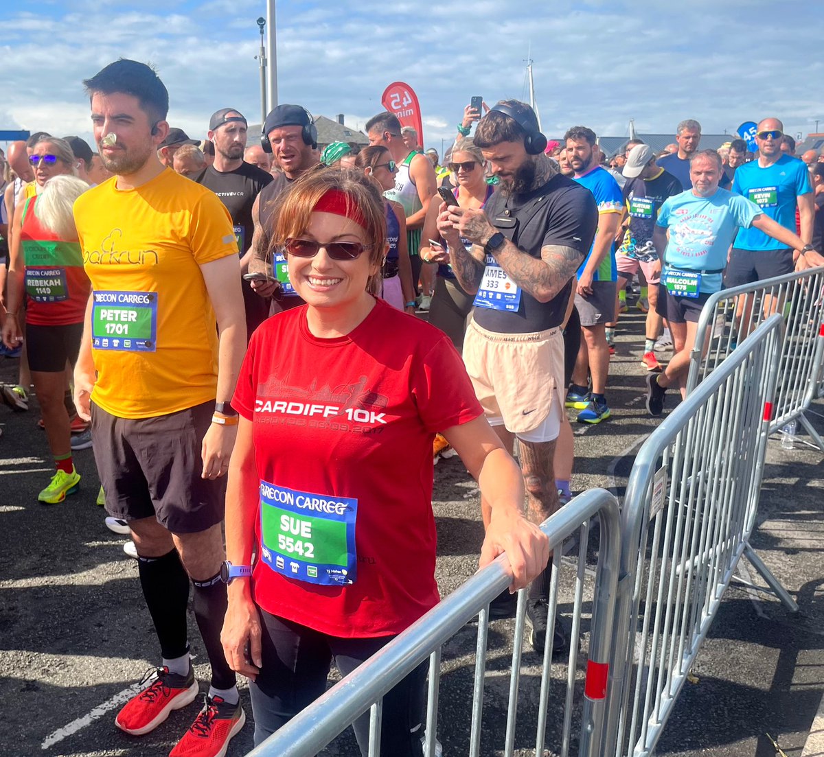 Sue_Charles's tweet image. A late-night Oasis gig, followed by an early Sunday morning call, isn’t the best race-day preparation.
Still, a thoroughly enjoyable, if tardy Porthcawl 10k. And the sore head was totally worth it! 🏃🏾♂️
#OasisLive25 #Porthcawl10k