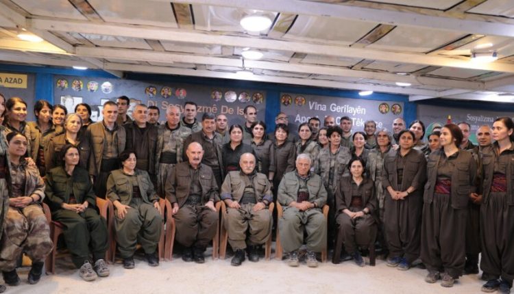 Tarihi çağrıyı kimler takip edecek?

PKK’nin Kürdistan Bölgesi’nde gerçekleştireceği tören, farklı çevrelerden onlarca siyasi parti, dernek, sivil toplum ve hukuk örgütü tarafından takip edilecek.