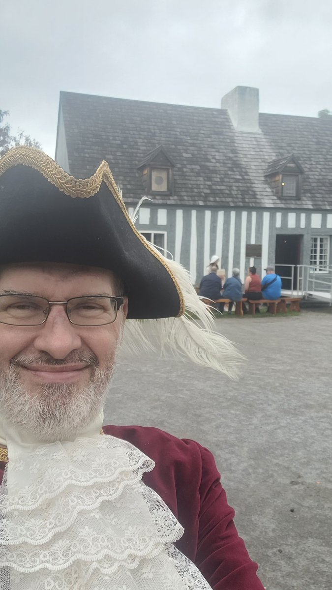 JeffdeStGermain's tweet image. Venez nous rencontrer au Site historique de la maison Lamontagne! Vous pourrez visiter le Musée, jaser avec les Corsaires de l'Épaulard, apprendre sur la peinture à pigments naturels et, en plus, repartir avec votre portrait de 1744! On vous attends au 707, boul. du Rivage.