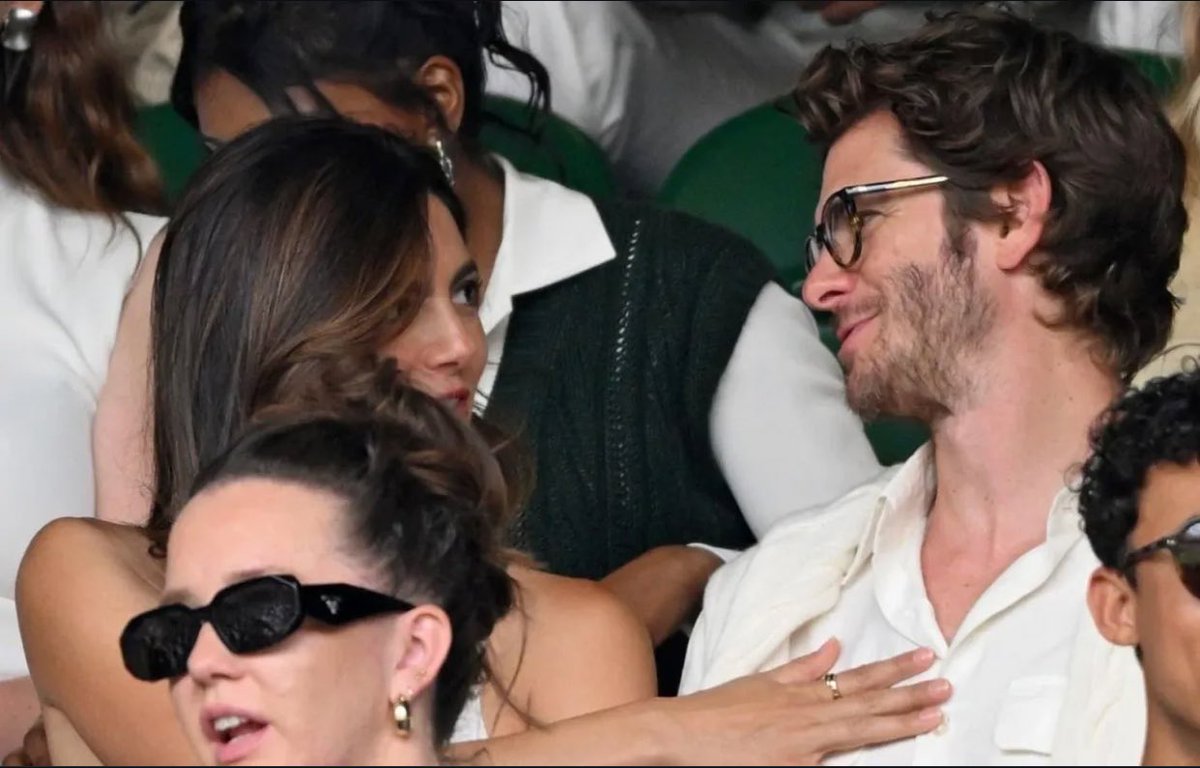 MBarbaroUpdates's tweet image. These two being adorable at Wimbledon today. 🫶🏼