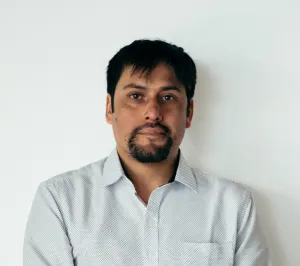 TerceraDosis (@tercera_dosis) on Twitter photo Sobre el entrevistado
Fernando Pairican es doctor en historia, profesor de <a href="/Antropologia_UC/">Antropología UC</a>, investigador principal del Centro de Estudios Interculturales e Indígenas <a href="/CentroCIIR/">CIIR</a> e investigador en <a href="/VioDemos_Chile/">VioDemos Instituto Milenio Violencia y Democracia</a> . Sobre el entrevistado
Fernando Pairican es doctor en historia, profesor de <a href="/Antropologia_UC/">Antropología UC</a>, investigador principal del Centro de Estudios Interculturales e Indígenas <a href="/CentroCIIR/">CIIR</a> e investigador en <a href="/VioDemos_Chile/">VioDemos Instituto Milenio Violencia y Democracia</a> .