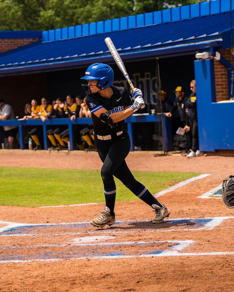 MemphisSoftball's tweet image. 𝘏𝘢𝘱𝘱𝘺 𝘉𝘪𝘳𝘵𝘩𝘥𝘢𝘺 Kayla! 🎉🎂
#GoTigersGo | @Kayla_Clement6