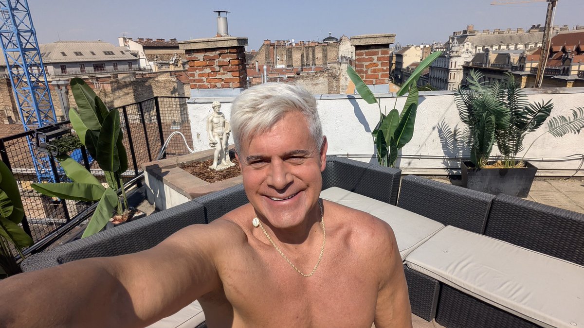 Two of the best things about being a Spic.  We don't burn and can garden! 🇨🇴