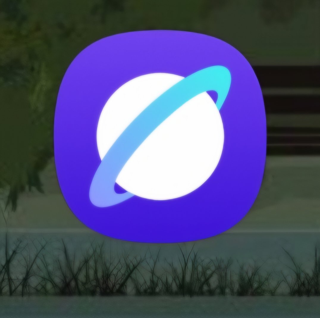 Holly - I like tech tweet media