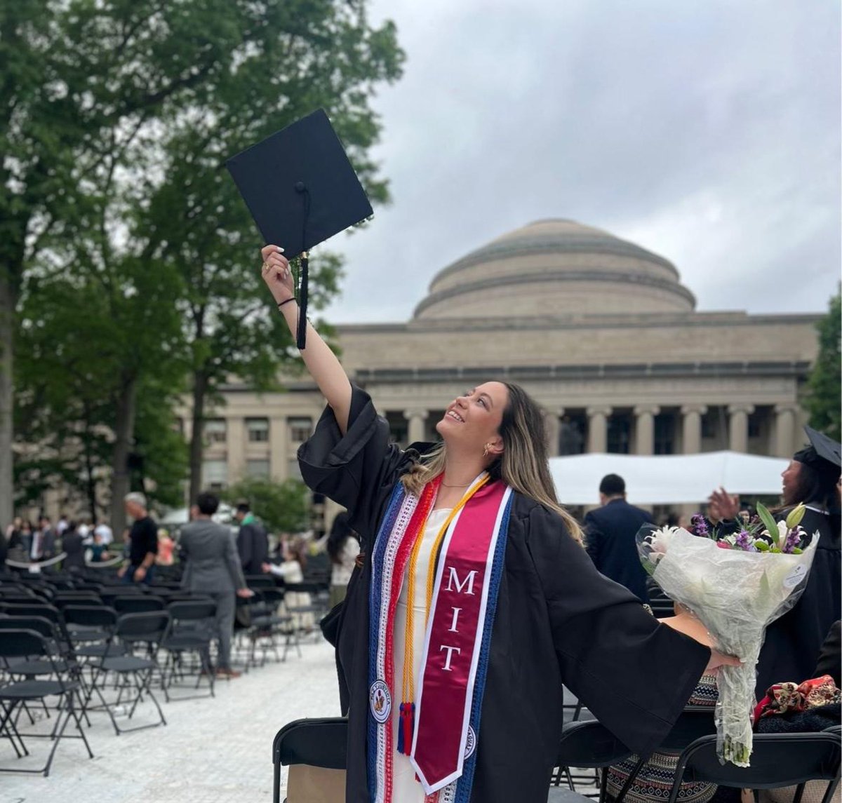 Orgullo paraguayo: con puntaje perfecto, Angeles Cibils egresó del MIT, una de las universidades más difíciles del mundo

💪Angeles Cibils Bernardes marcó un hito para el país, al convertirse en la primera mujer paraguaya en graduarse de una carrera en el Massachusetts Institute