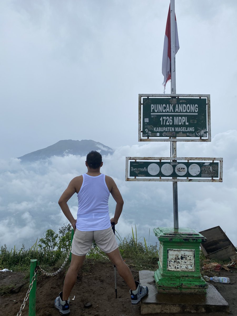 Yok yang suka naik gunung merapat.. Agendakan tektok bareng

#gaysemarang #gaysalatiga #gaysolo #gunungandong